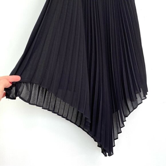 Max Studio sleeveless top with accordion pleats - Picture 4 of 11